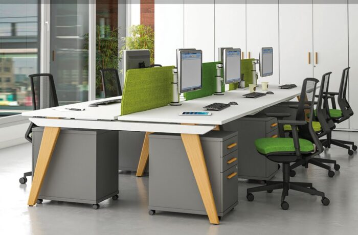 Evolution Bench 6 person configuration with white desktops and green screens