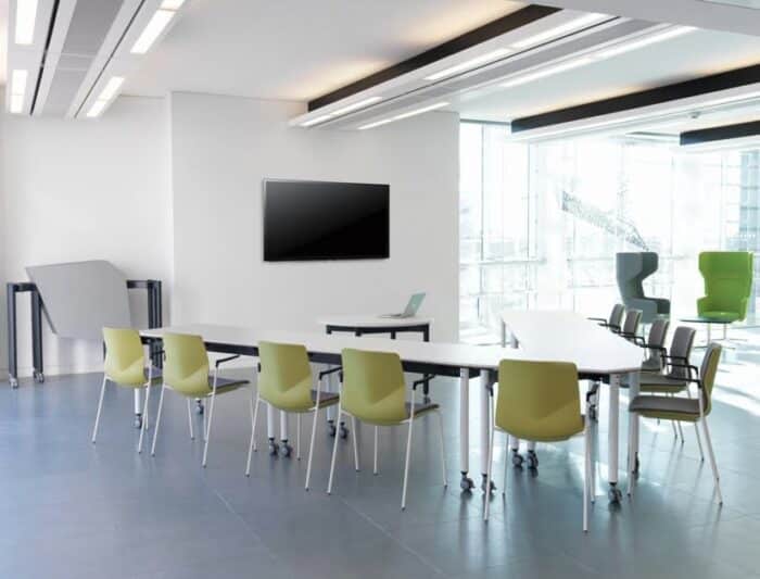 FourKonnect Tables v-shape 10 seat configuration using deltoid and rectangular shaped tops shown in a workspace