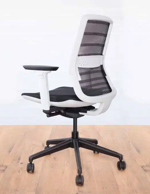 Koplus Tonique Task Chair with white frame and black base