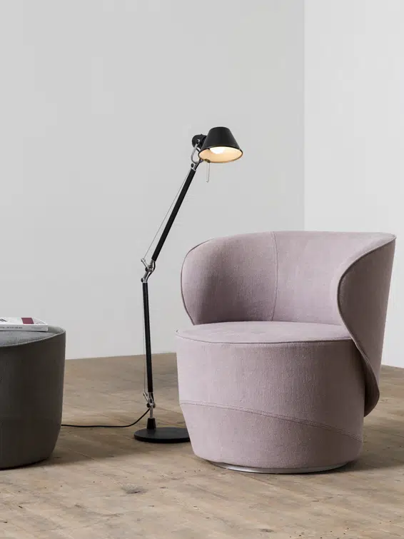 Cocoon Soft Seating - Chair Image With Lamp
