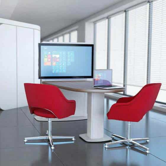 iMedia Table with screen and two red chairs