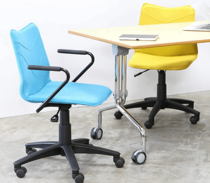 Tuvee Task Chairs at a meeting table
